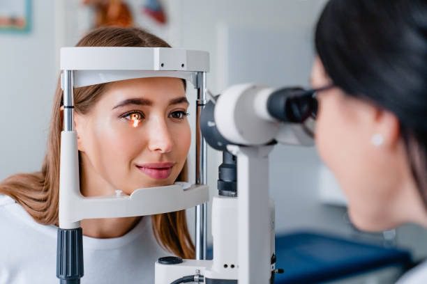 Top 5 Cataract Specialists in Vadodara for Eye Care 6 Cataract Specialists in Vadodara